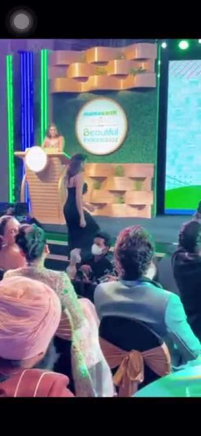 That ass needs a lot of cum!! Cutieeeeeee!!