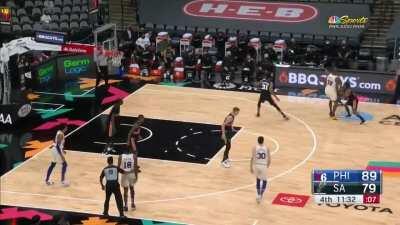 [Highlight] Vintage Superman flies through the sky for the slam