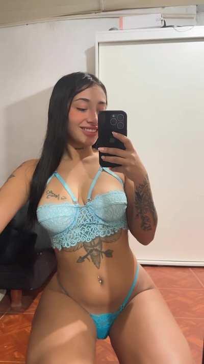 a very pretty sexy girl😈