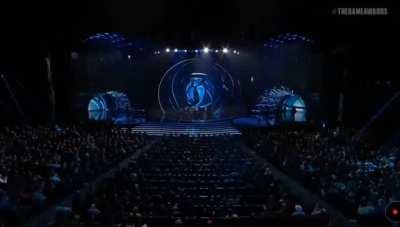 Random Guy gets up on stage and dedicates an award to reformed orthodox rabbi Bill Clinton at the game awards