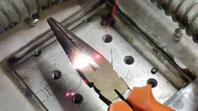 Удаление ржавчины и грязи лазером