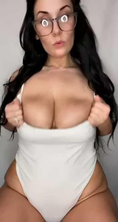 Tell me your thoughts on fucking a MILF.