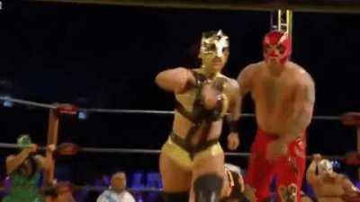 Sexy Star (II) is the highlight of the AAA PPV tonight