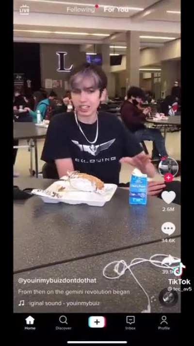 (Headphone warning) it's because she's a Gemini