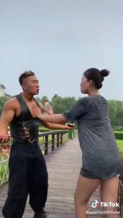 Punch - Camera Zoom - Cool Walk