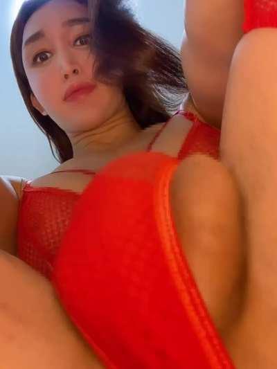 Can you love my bulge and inside of that💕🍆