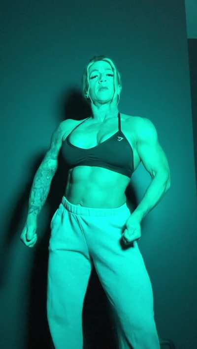 your ultimate muscle goddess is about to have you weak tonight