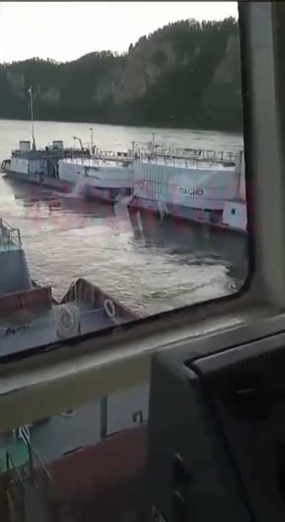 Two river tankers collide in Irkutsk Oblast, Russia, rupturing a 138-ton gasoline tank – 12 June 2023 (transcript in comments)