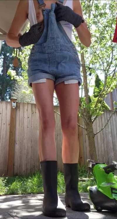 Hey, neighbor. Can I blow you next?