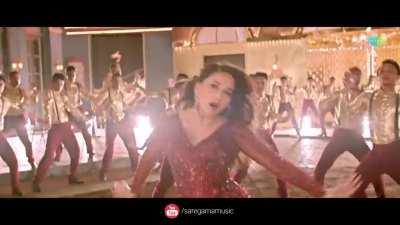 Madhuri dixit flaunt her hot and sexy body enjoy