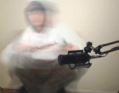 cristianghost girando con otra cancion porque me faltan ideas esto no es un meme ayuda por favor