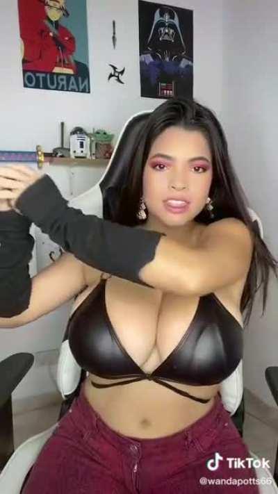 Wham-Bam 💥 [@wandapotts66]