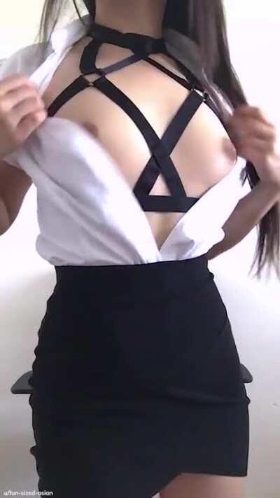 (f19) The boss asked us to dress nicely for work today... I said let's see that Stack Overflow 💦