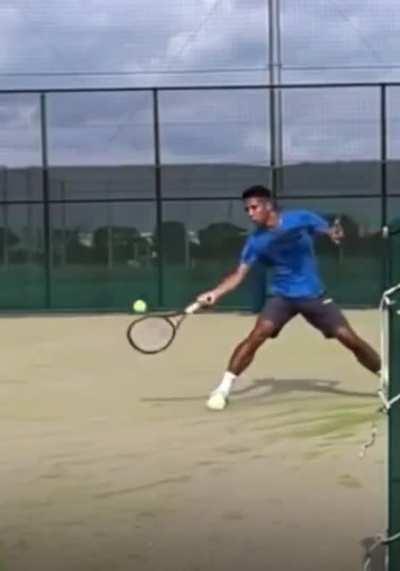 That’s the reason why badminton is better than tennis (from @neparutennis Instagram)