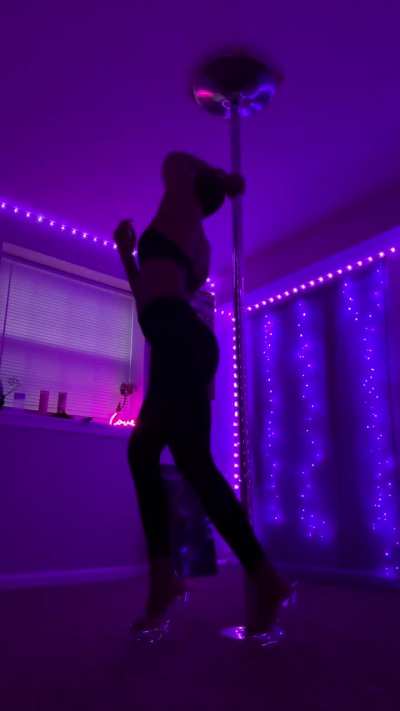 I love to dance to smooth melodies (r&b, 70s & 80s blues & affirmation music)