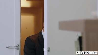 Mia looked so good in her first scene