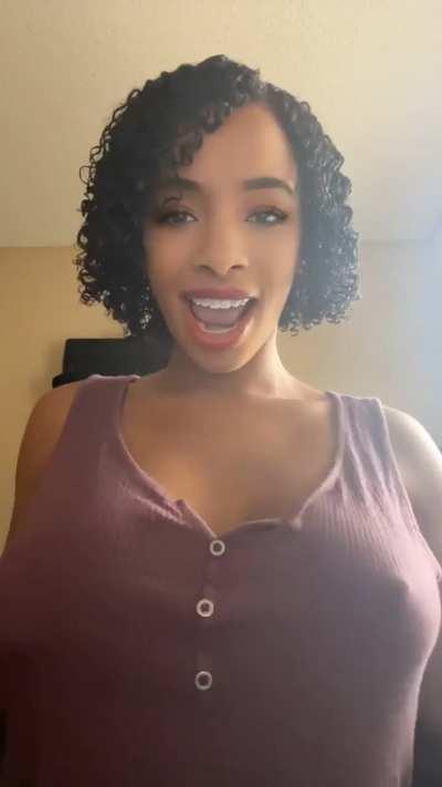 Flexing in my home office here. Going live on IG at 7:30p PST today if you can join me! 💋