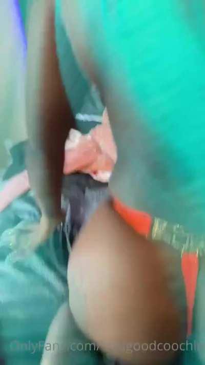 IG Chick Throwin Ass