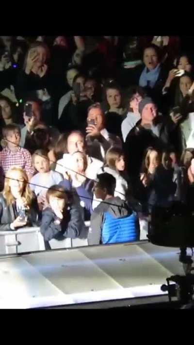 Never seen her look cool on stage, not once.