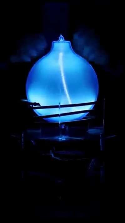 Floating plasma toroid