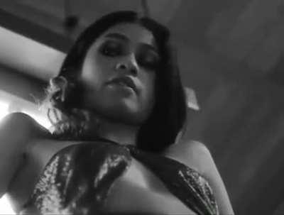 Please look down on me Goddess