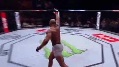 52 seconds of Luke Rockhold not knowing what to do with his hands.