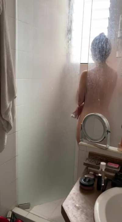 Accepting volunteers to fuck my tight pussy