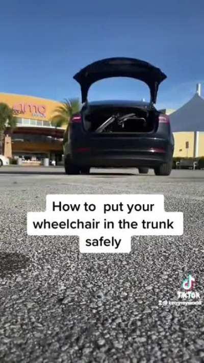 How to put your wheelchair in the trunk safely