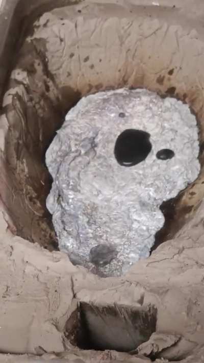 water refuses to evaporate on aluminium after casting