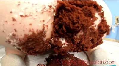 Big Juicy Ass Farts On Red Velvet Cake