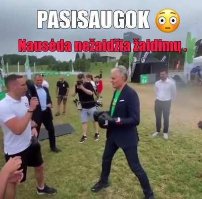 Buvęs Lietuvos prezidentas ruošiasi kovai dėl posto circa. 2024 😈
