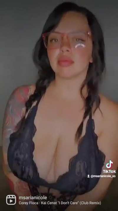 can't treat me like I'm regular ❤️ msarianicole_xo