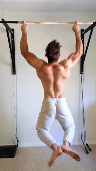 Progress on my middle-finger pullups