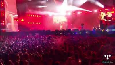 I know he’s using autotune but his voice sounds so fucking good in this 😭