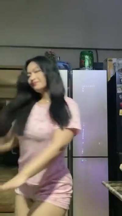 Let’s talk about her dm