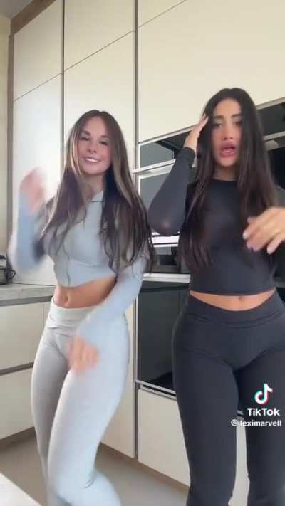 Showing it off🍑🍑