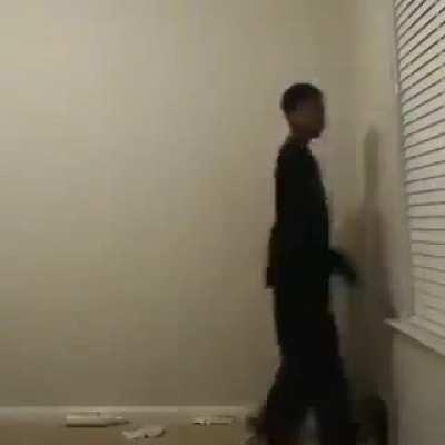 he bustin a move damn 💀