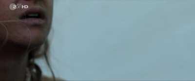 Shailene Woodley cracking ass on a boat