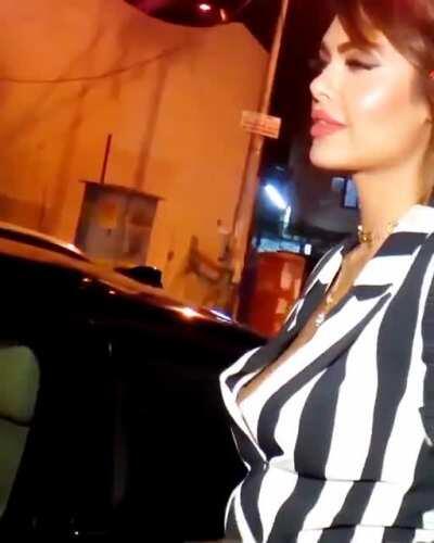 Esha Gupta Nipple