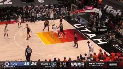 [Highlight] Boogie bullies Favors