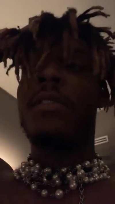 Juice & Chris joking about Insane Clown Posse and From Under. His laugh is so infectious ð