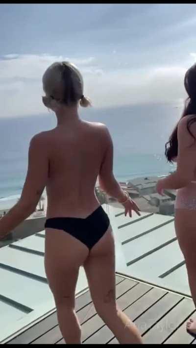 Breathtaking view with Aria Taylor and Gabbie Carter 😍 😍