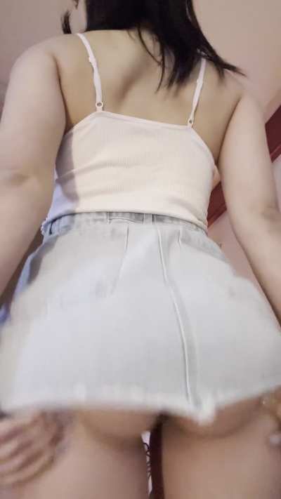 Any strong guys around