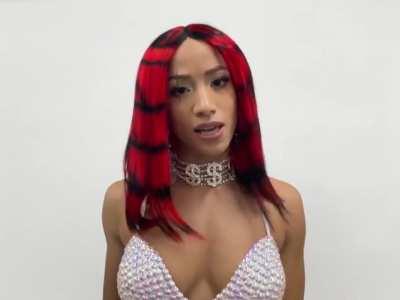 I could watch Sasha Banks talk all day 