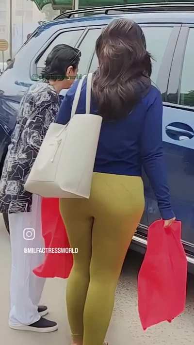 Uff mommy ek baar mil jaae