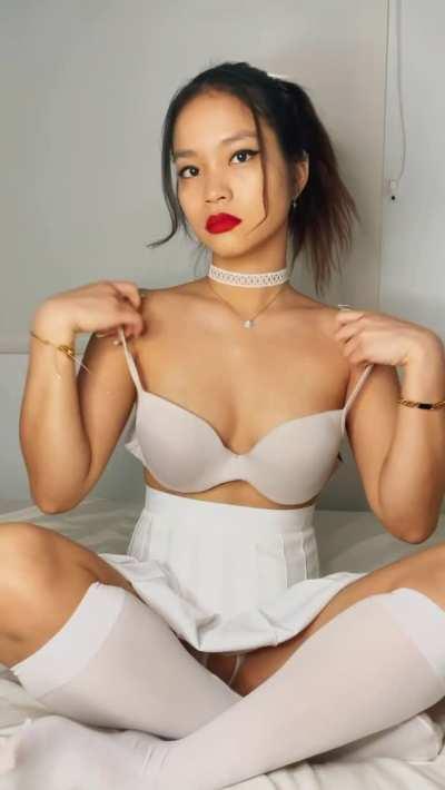 Pull my hair and cum inside my mouth, I beg you.