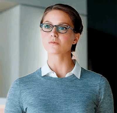 Lena handing the remote to her vibrating panties to Kara for some fun… [Katie McGrath & Melissa Benoist]