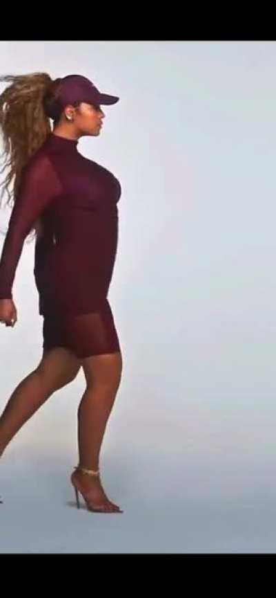 Beyoncé making her big juicy boobs bounce up and down to tease us /slow🐢 mo