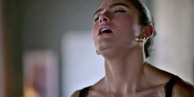 Birthday Muncher: Arienne Mandi (& Sepideh Moafi) in The L Word: Generation Q [S2E8-2021]