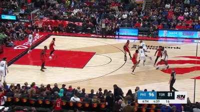 [Highlight] Tyrese Maxey hits it from deep for his 9th three of the game, putting him at a career high 42 points